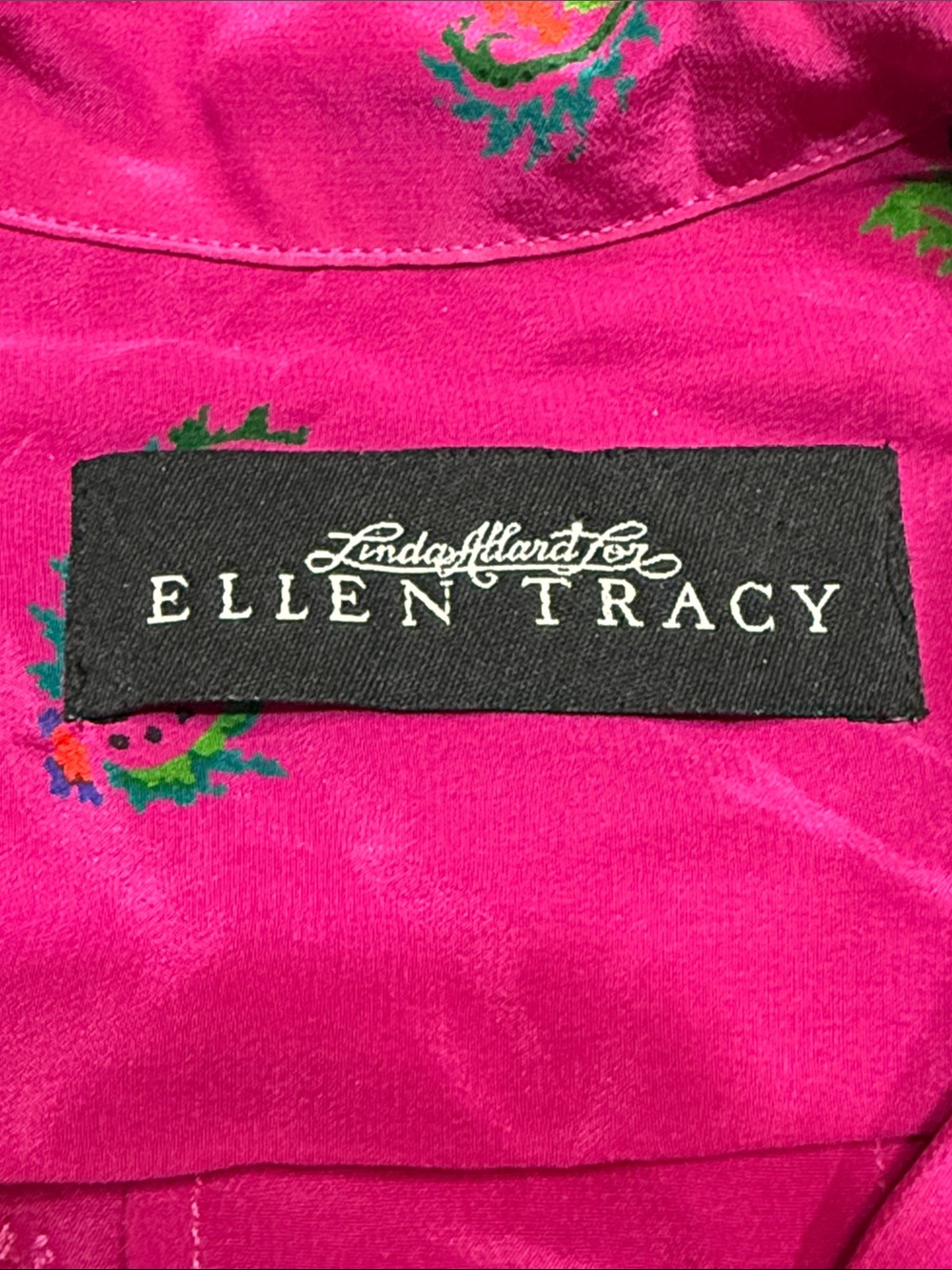 Vintage Ellen Tracy Silk Magenta Short-Sleeve Blouse with Subtle paisley print - Picture 5 of 10